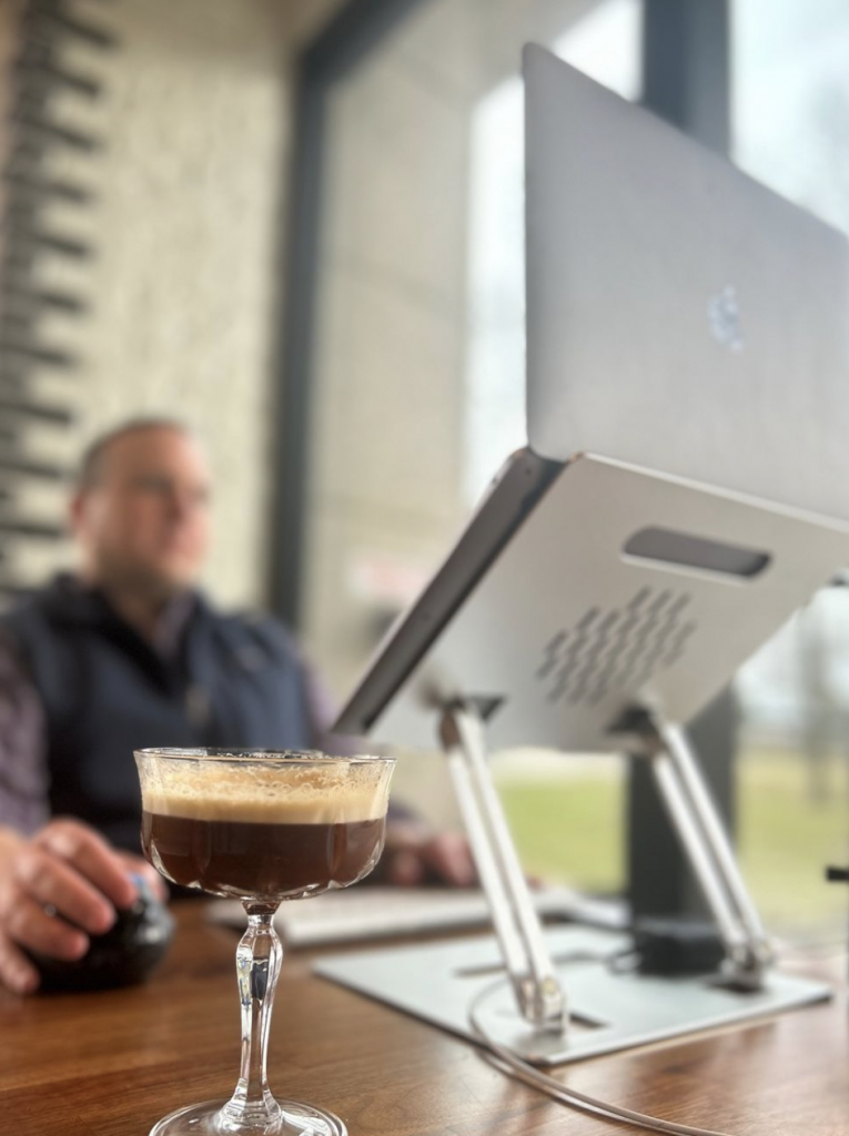 perfect workspaces in chicagoland with  on-site dining options