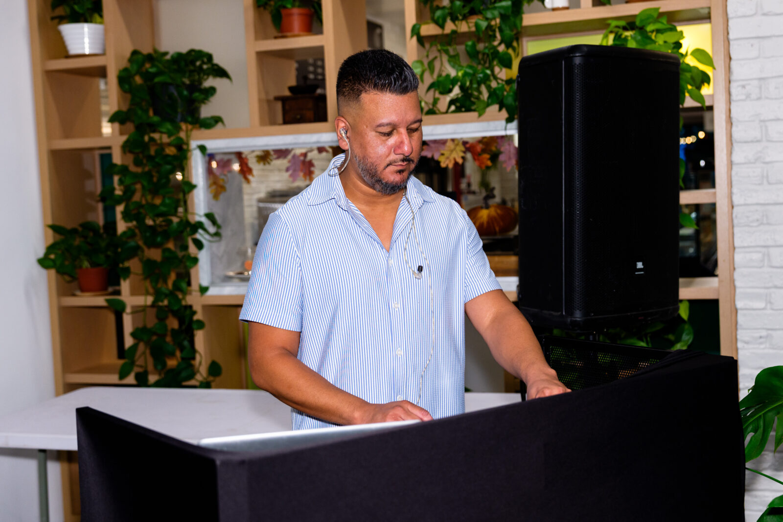 Sundown Session - Latin Vibes! feat. DJ Mister Madman
