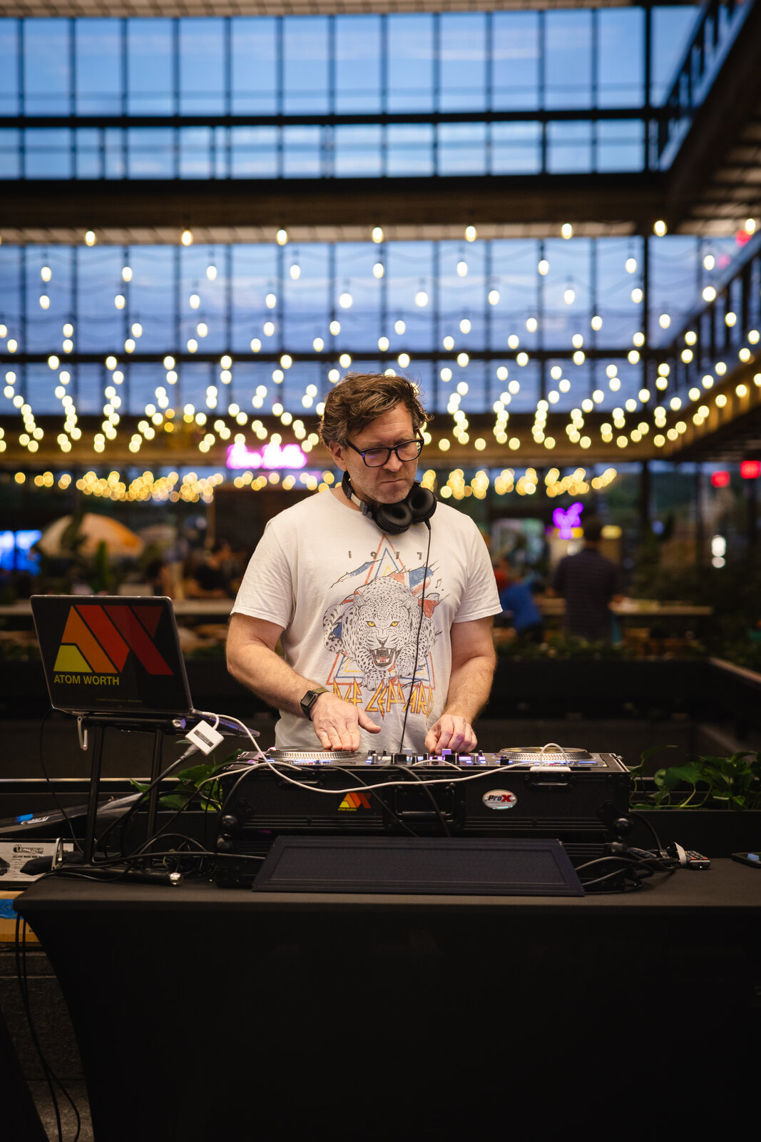 Sundown Sessions feat. DJ Atom Worth